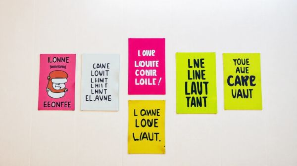 Affiches drôles incontournables pour égayer votre espace